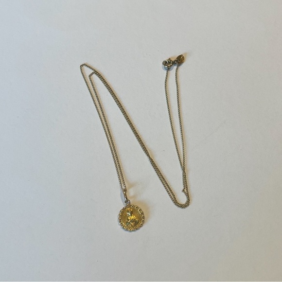 18K Gold Religious Figure Necklace Vintage Charm - Picture 1 of 7